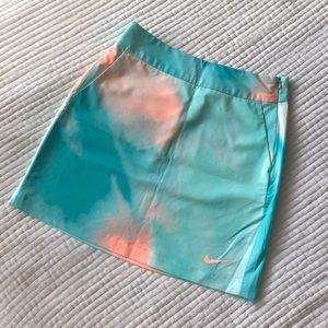 🆕 NWOT Nike Golf Tour Performance Dri-Fit Tie Dye Mini Skirt